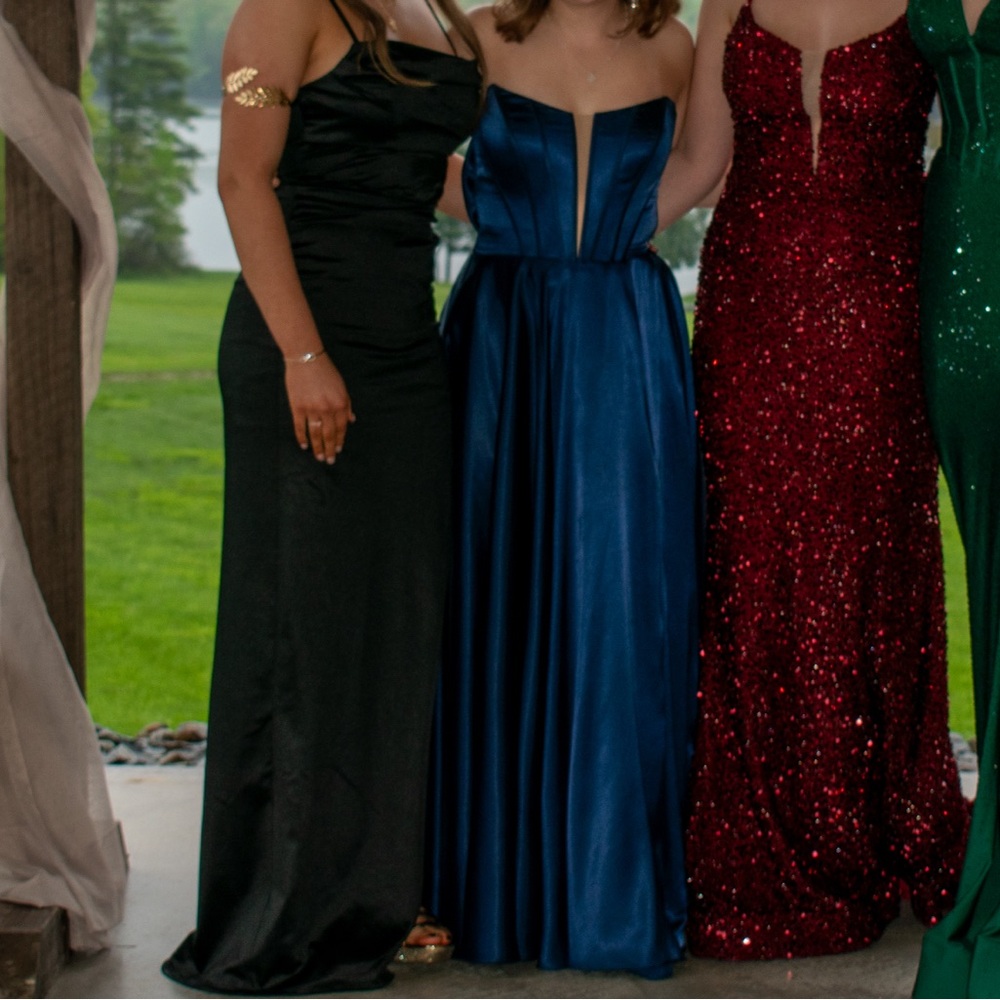 Black Satin Prom dress